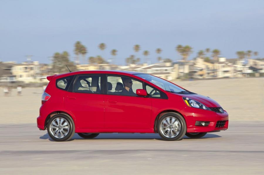  Honda Fit Sport 2012 года  (фото 36 из 42)